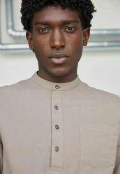 Pier One Camisa - Taupe -Pier One Ventas 02bf2dafeb9f48aca132a39f3c9562ef