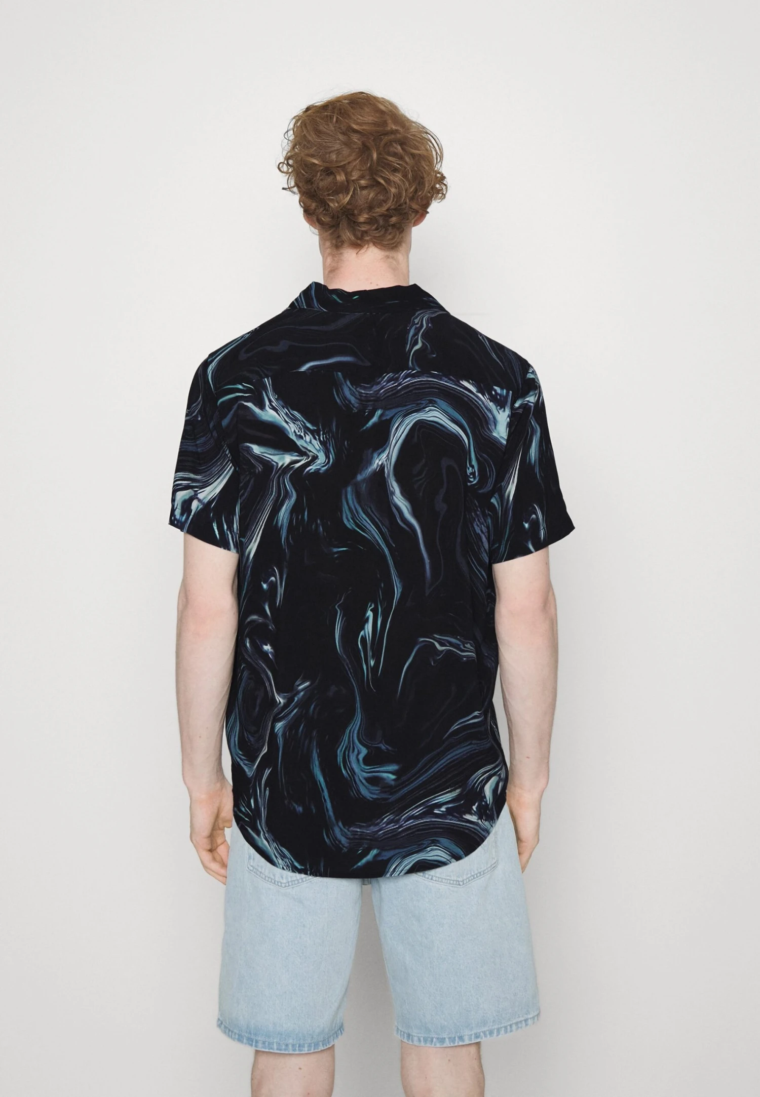 Pier One Marble Resort Unisex - Camisa - Black 3 Pier One Marble Resort Unisex - Camisa - Black - Imagen 3