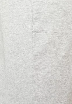 Pier One 5 Pack - Camiseta Interior - 802 - Black_102 - Grey_001 - White 11 Pier One 5 Pack - Camiseta Interior - 802 - Black_102 - Grey_001 - White -Pier One Ventas 0a955050f8ad409d9106d70a8870543a