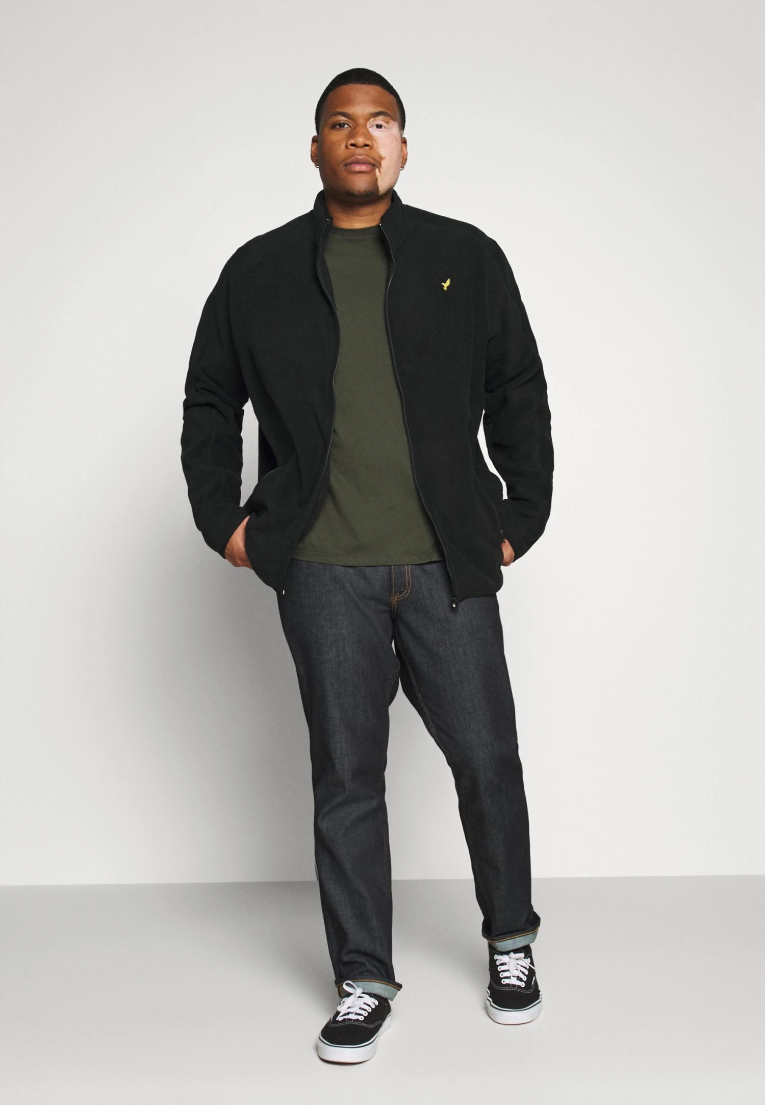 Pier One Forro Polar - Black 2 Pier One Forro Polar - Black - Imagen 2