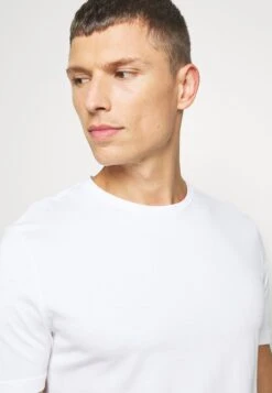 Pier One 7 Pack - Camiseta Básica - White/Blue/Green -Pier One Ventas 250428b12b8d4cafaf02bd6331fda98c