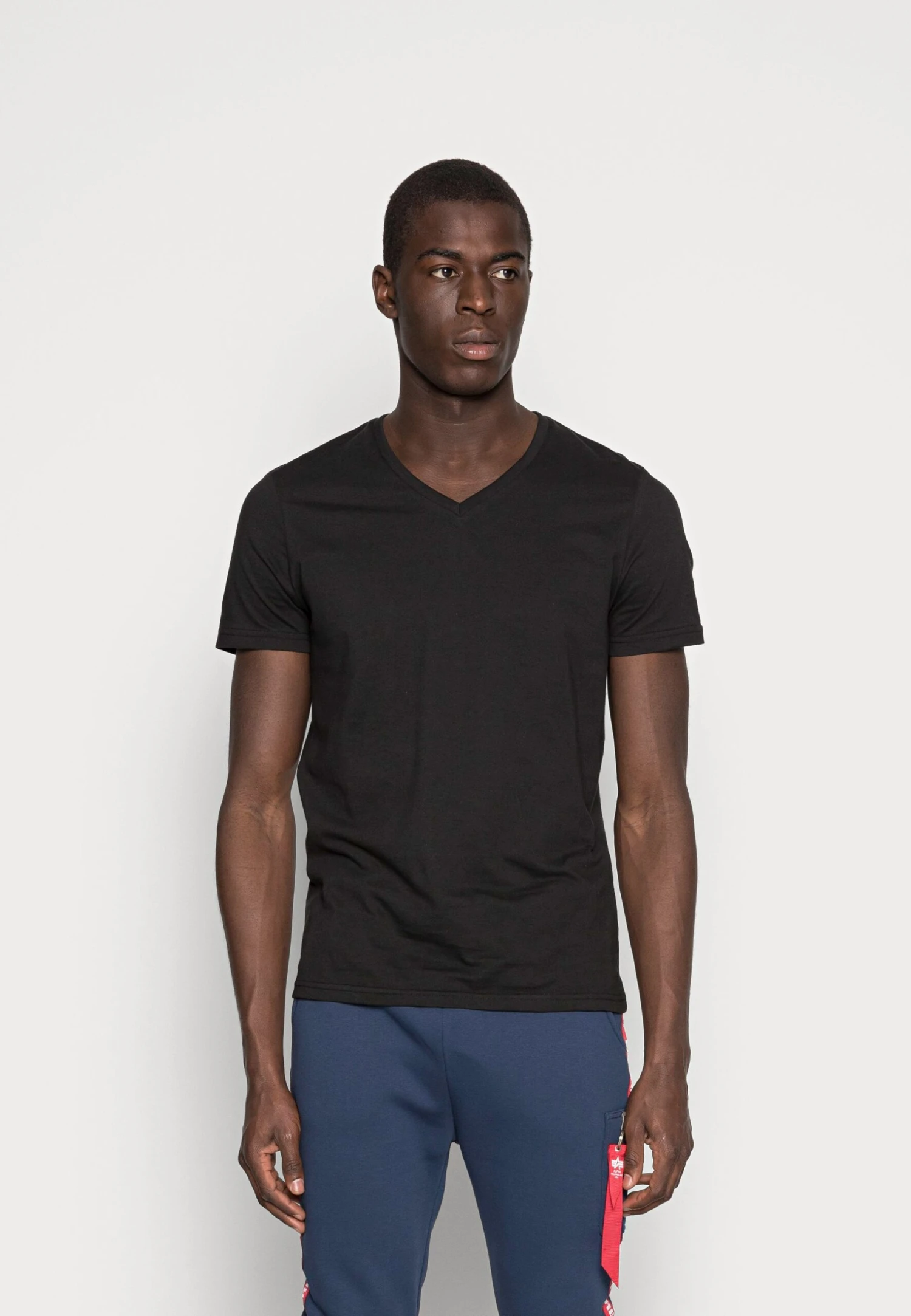 Pier One 3 Pack- Camiseta Básica - Black 2 Pier One 3 Pack- Camiseta Básica - Black - Imagen 2