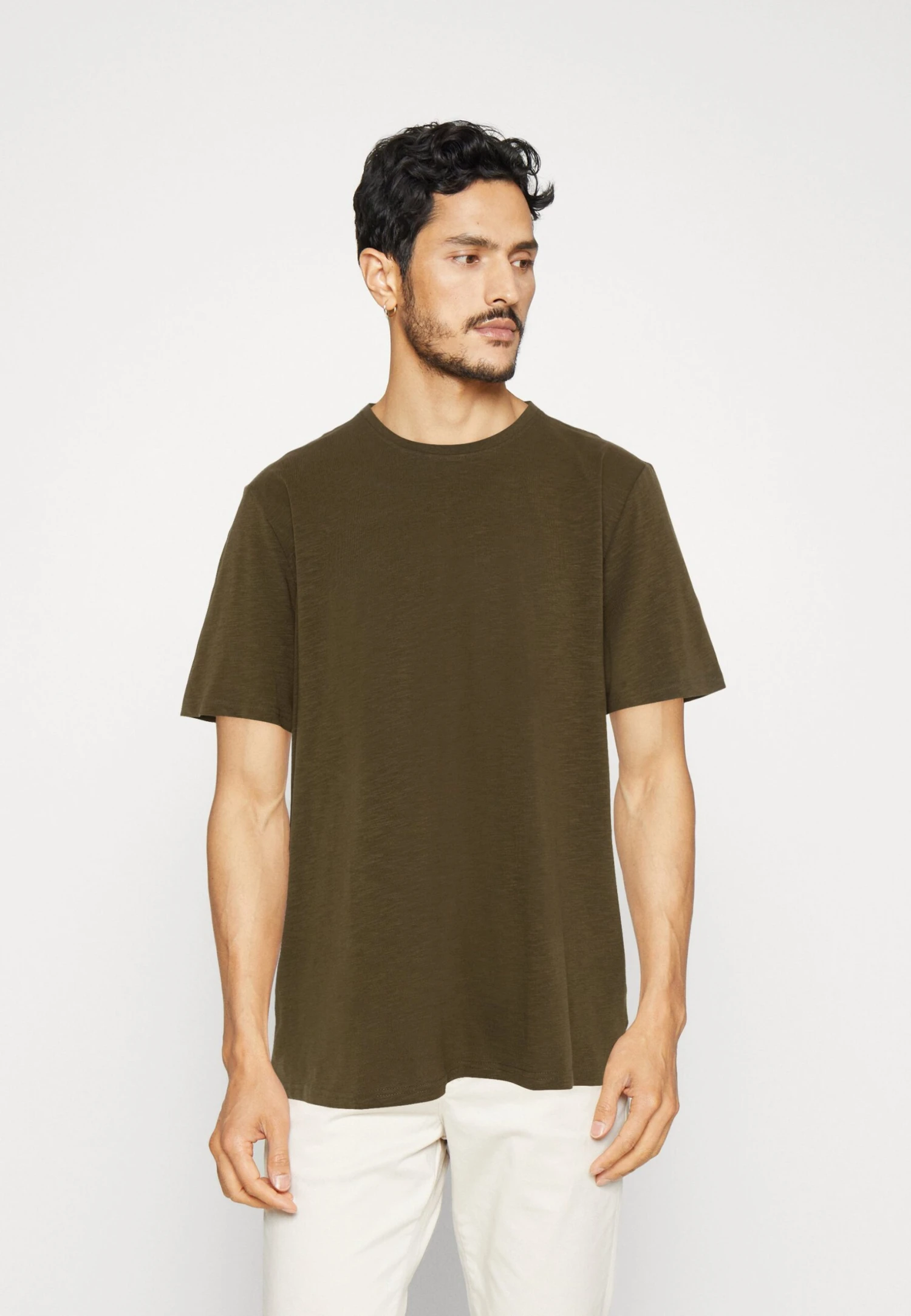 Pier One 5 Pack - Camiseta Básica - Mint/Off-White/Khaki 6 Pier One 5 Pack - Camiseta Básica - Mint/Off-White/Khaki - Imagen 6