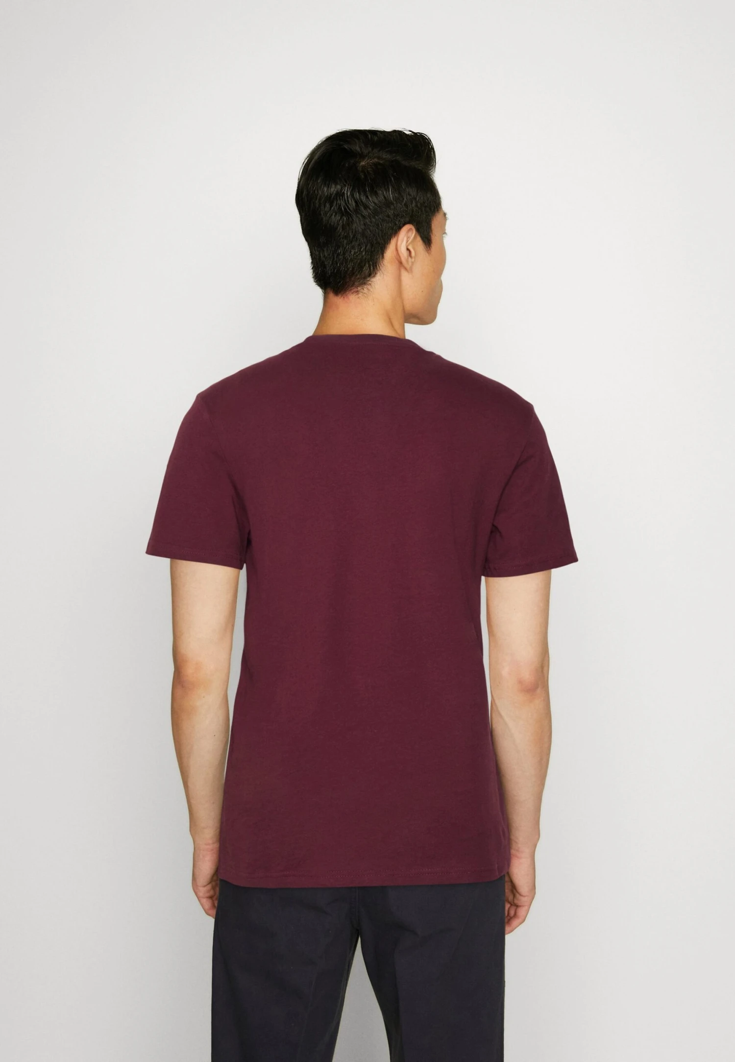 Pier One 5 Pack - Camiseta Básica - Dark Blue/Pink/Off-White 3 Pier One 5 Pack - Camiseta Básica - Dark Blue/Pink/Off-White - Imagen 3