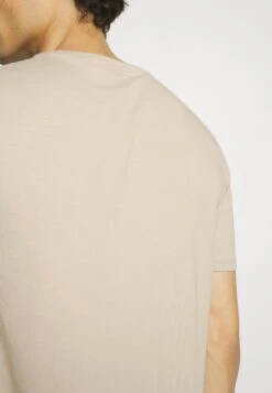 Pier One 5 Pack - Camiseta Básica - Dark Grey/Dark Blue/Olive -Pier One Ventas 465249700bc24e9d89c474fbc69b5b15