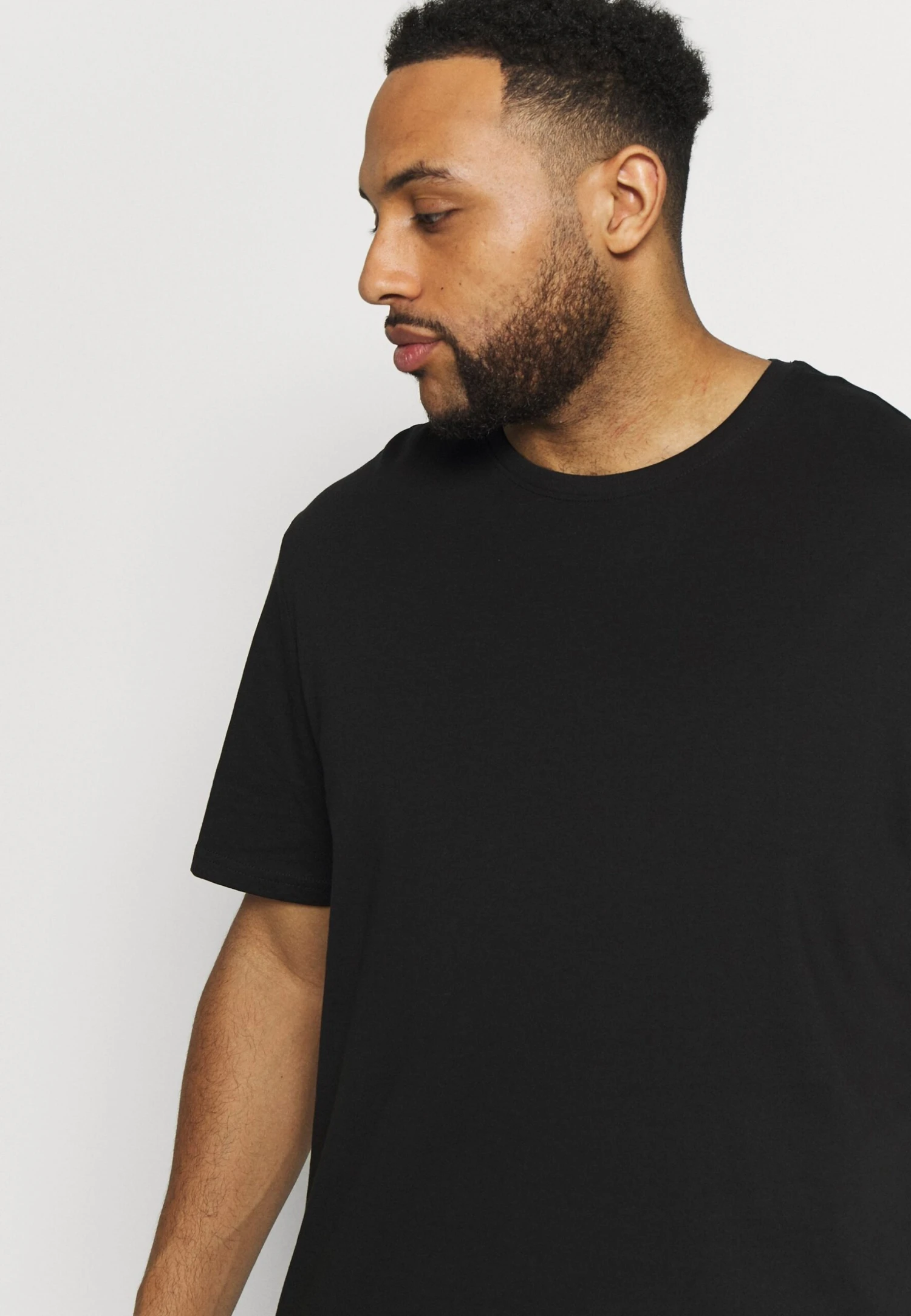 Pier One 2 Pack - Camiseta Básica -Black 5 Pier One 2 Pack - Camiseta Básica -Black - Imagen 5