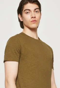 Pier One 5 Pack - Camiseta Básica - Black/Light Blue/Khaki/Mint/Beige -Pier One Ventas 54e4eb47d150489faf0f2a6348817fd5