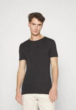 Pier One 3 Pack Muscle Fit- Camiseta Básica - Black -Pier One Ventas 5ba4f53aaefc4a51b21ae71de5f7be4a