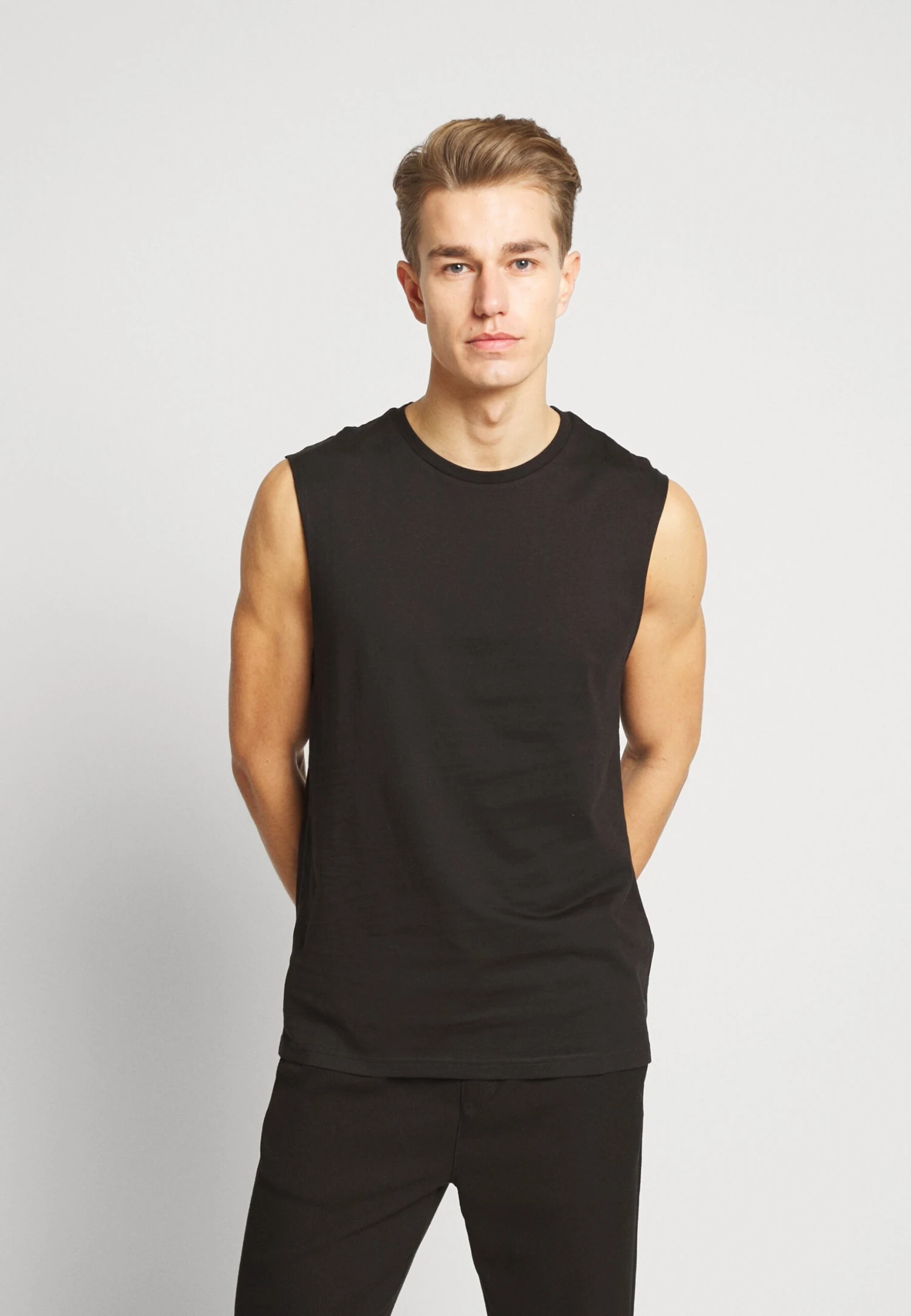 Pier One 3 Pack - Camiseta Básica - Grey/White/Black 4 Pier One 3 Pack - Camiseta Básica - Grey/White/Black - Imagen 4