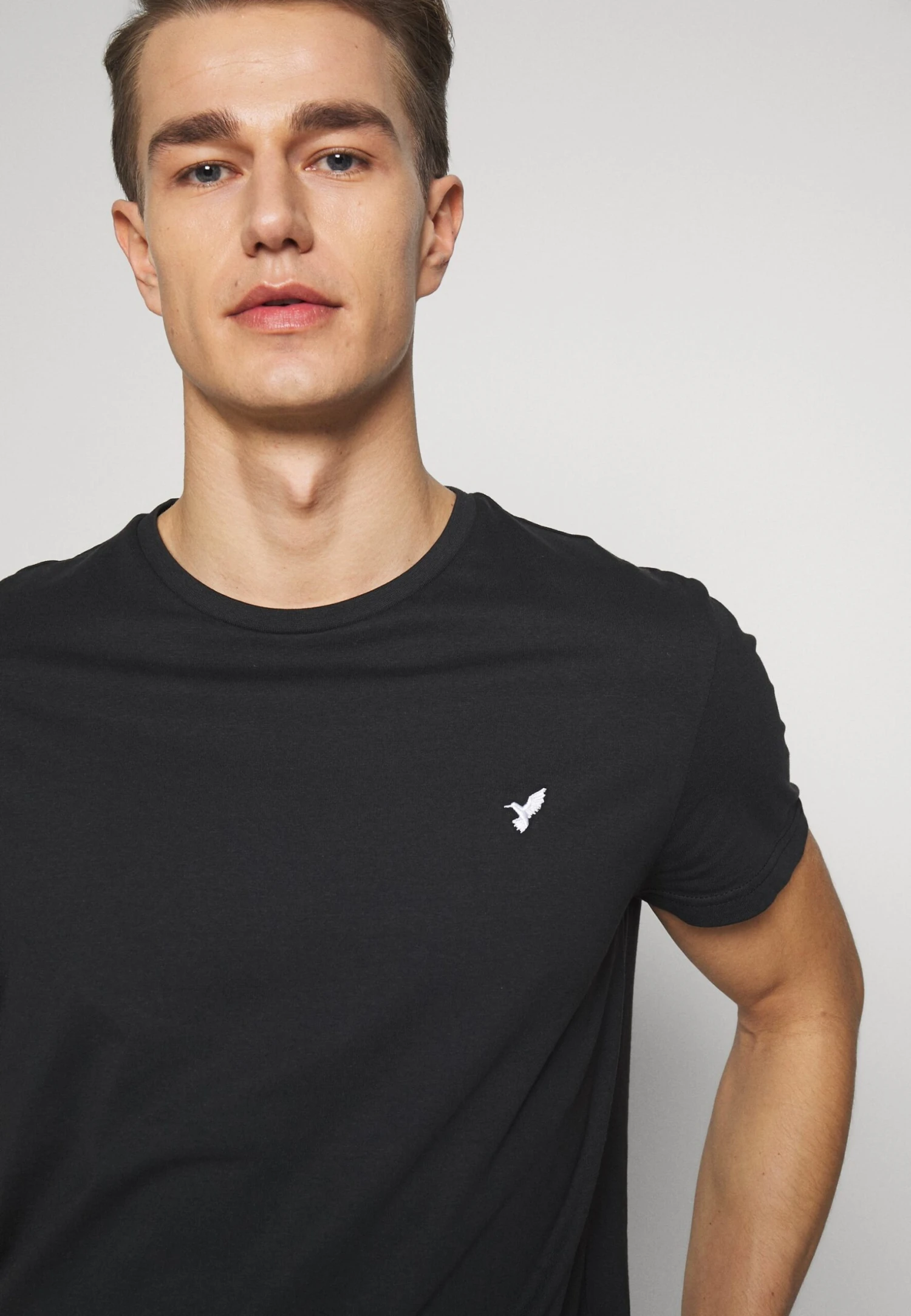 Pier One Camiseta Básica - Black 5 Pier One Camiseta Básica - Black - Imagen 5