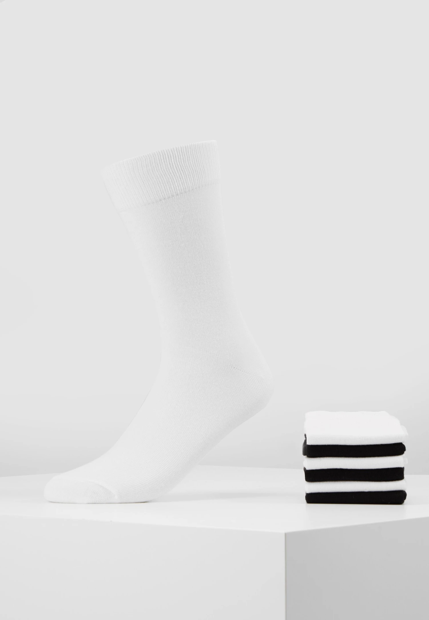 Pier One 7 Pack - Calcetines - White/Black 1 Pier One 7 Pack - Calcetines - White/Black