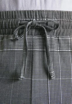 Pier One 3 Pack - Pantalón De Pijama - Blue/Dark Blue/Black 13 Pier One 3 Pack - Pantalón De Pijama - Blue/Dark Blue/Black -Pier One Ventas d040857d83c84b9aa67e9aeb5d1e91a0