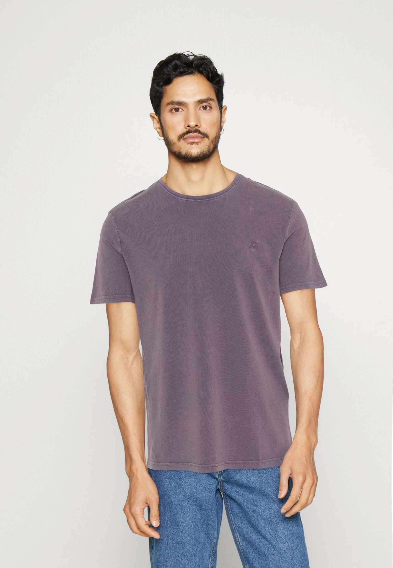 Pier One 5 Pack - Camiseta Básica - Off-White/Lilac/Light Red 7 Pier One 5 Pack - Camiseta Básica - Off-White/Lilac/Light Red - Imagen 7