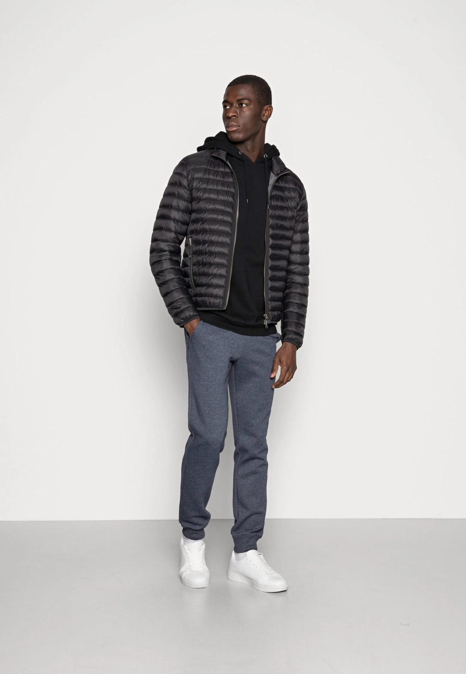 Pier One Jersey Con Capucha - Black 2 Pier One Jersey Con Capucha - Black - Imagen 2