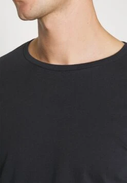 Pier One 2 Pack - Camiseta De Manga Larga - Bordeaux/Dark Blue 11 Pier One 2 Pack - Camiseta De Manga Larga - Bordeaux/Dark Blue -Pier One Ventas eb4514286e5440159a9ae5fde4e2bf28